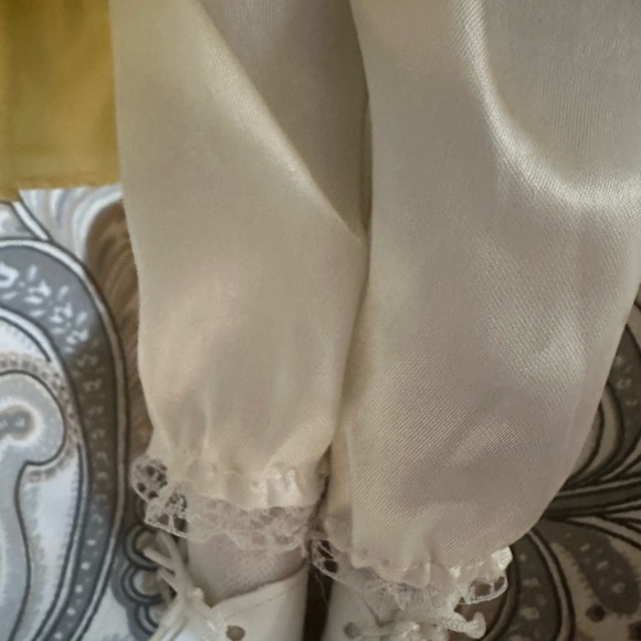 Vintage Porcelain Doll - Picture 4 of 4